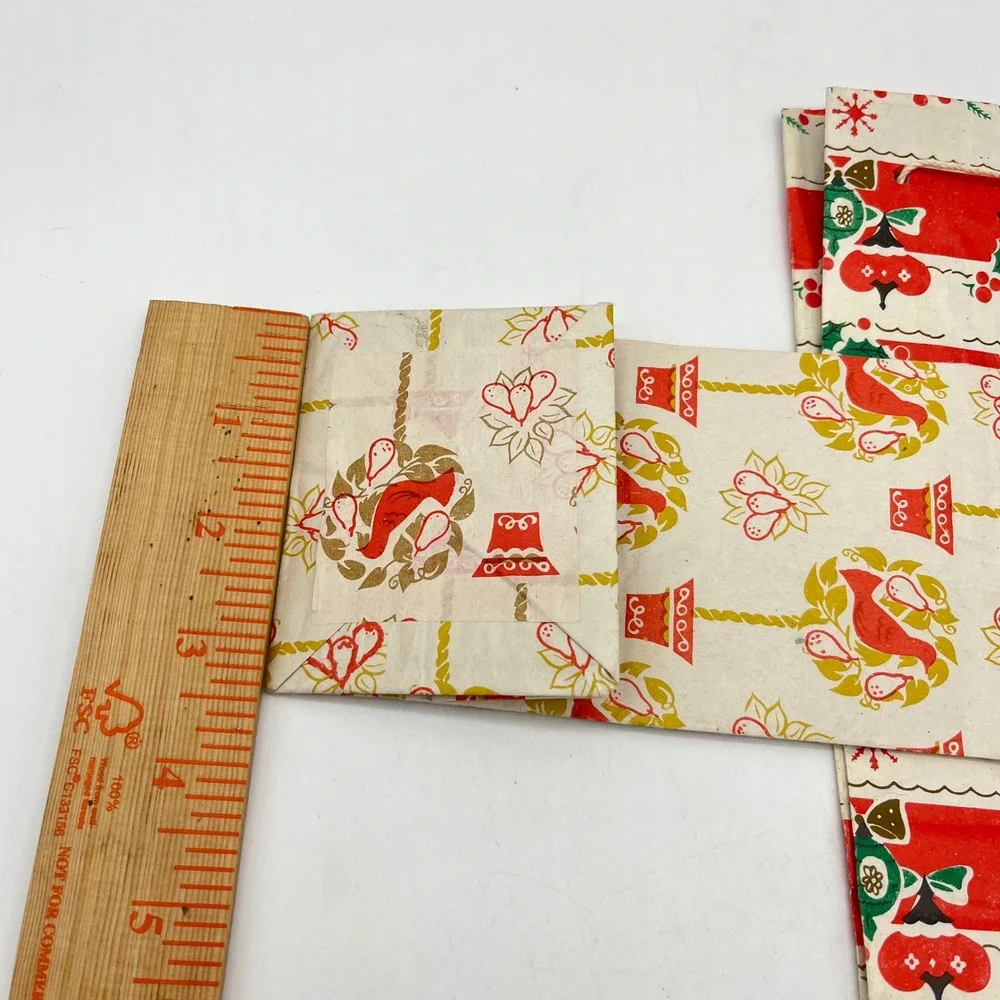 Vintage Christmas Gift Bags Set of 2 Tall Red Holly Lantern Bird‎ Potted Plant